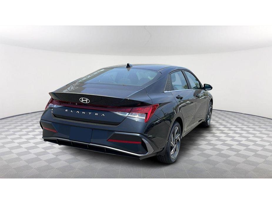 new 2024 Hyundai Elantra car