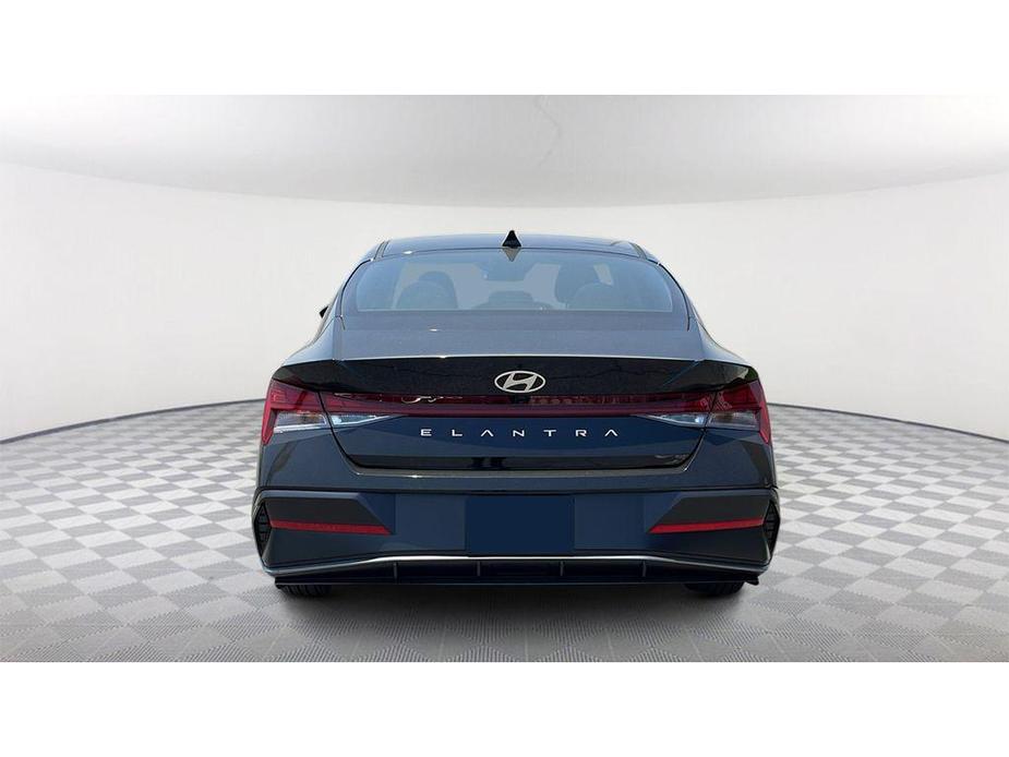 new 2024 Hyundai Elantra car