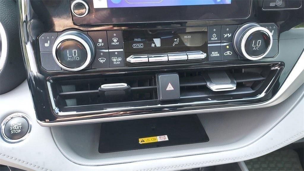 used 2023 Toyota Highlander car, priced at $32,195