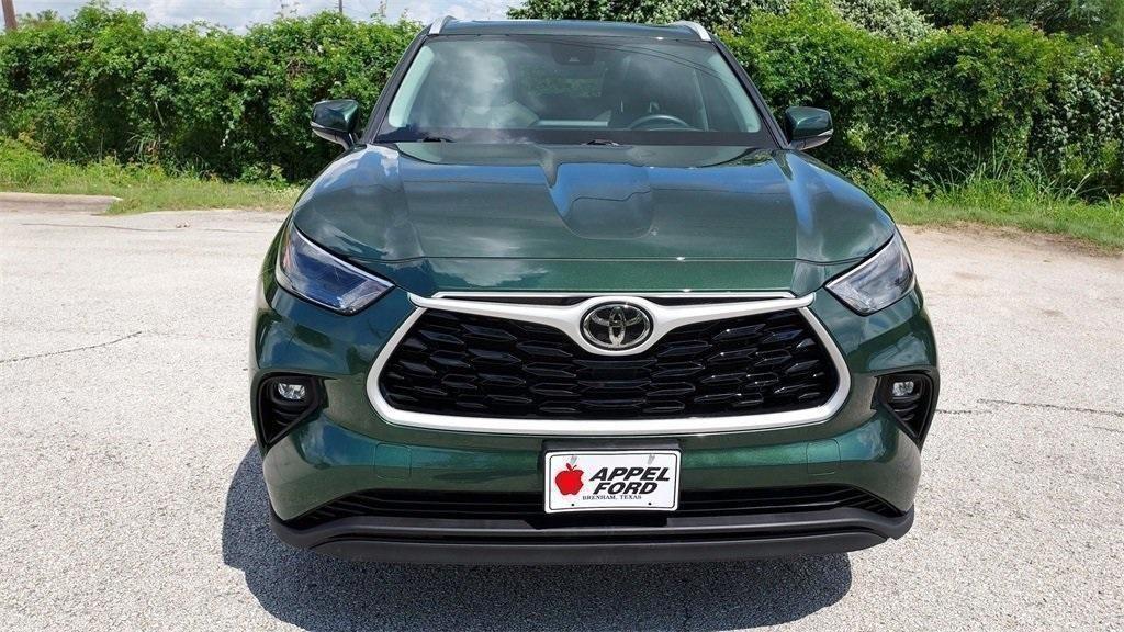 used 2023 Toyota Highlander car, priced at $32,195