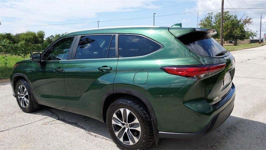 used 2023 Toyota Highlander car, priced at $32,195