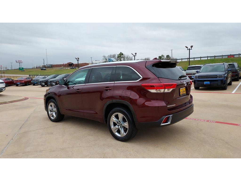 used 2019 Toyota Highlander car, priced at $26,588