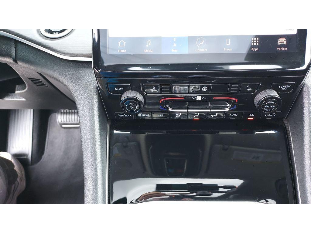 used 2024 Jeep Grand Cherokee car, priced at $37,840