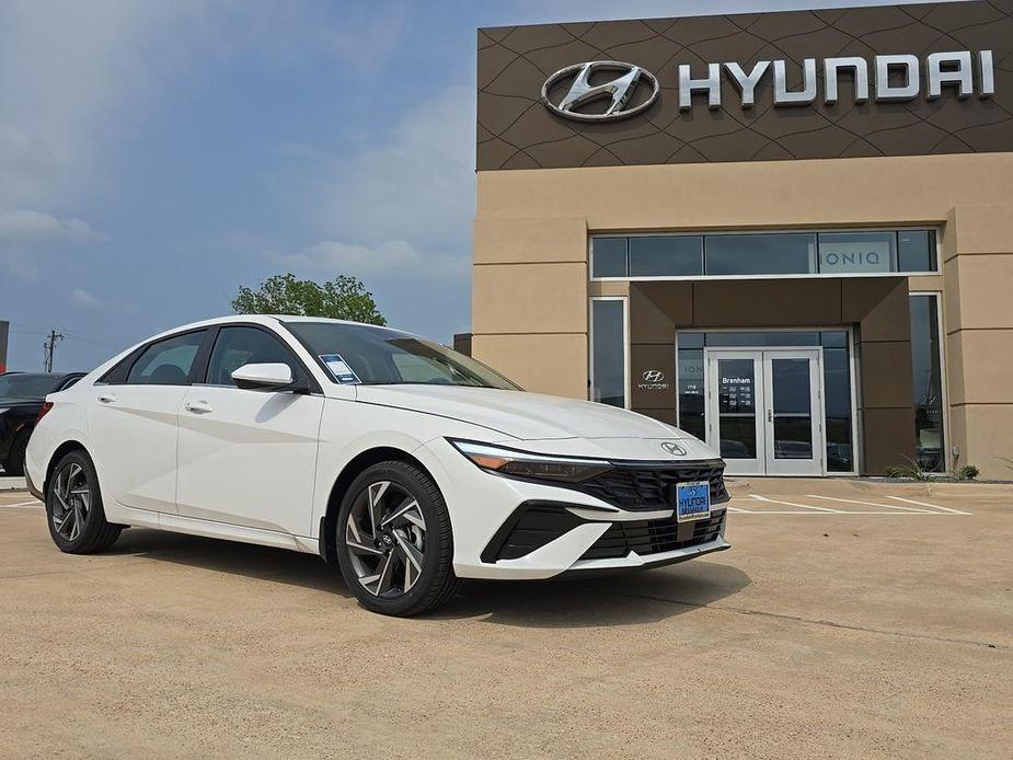 new 2024 Hyundai Elantra car