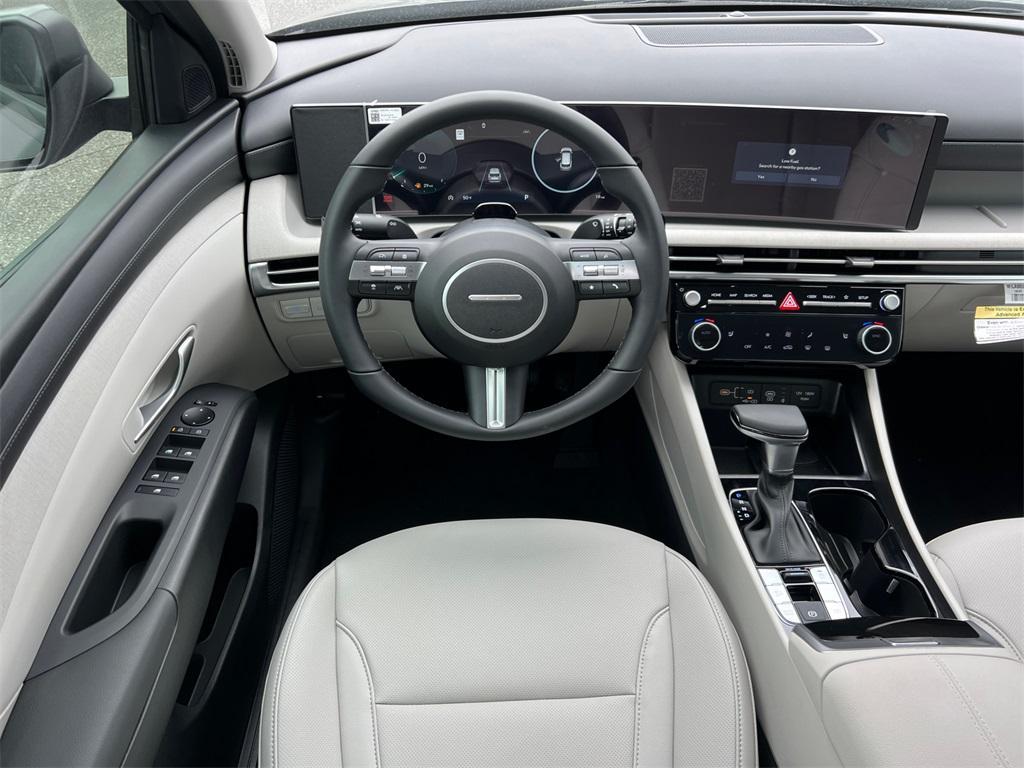 new 2025 Hyundai Tucson car, priced at $33,235