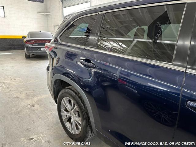 used 2014 Toyota Highlander car, priced at $18,988