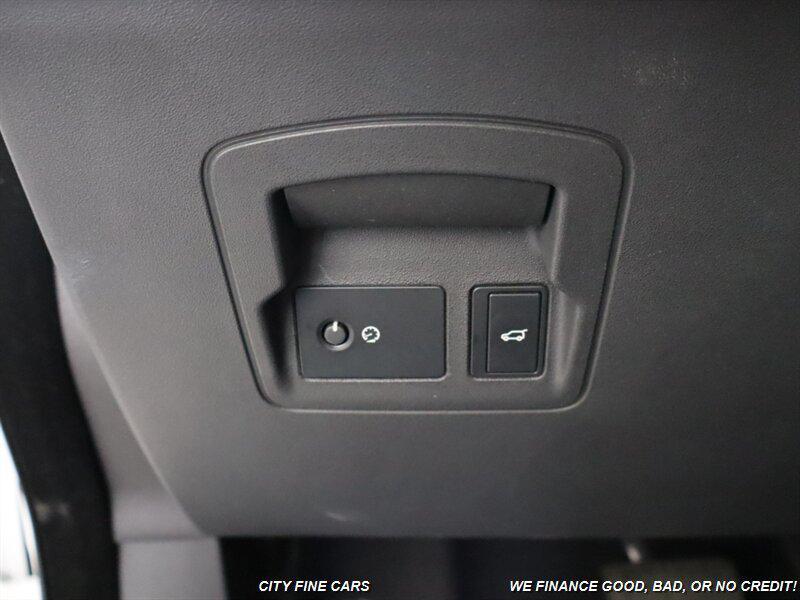 used 2022 Land Rover Range Rover Velar car, priced at $28,888