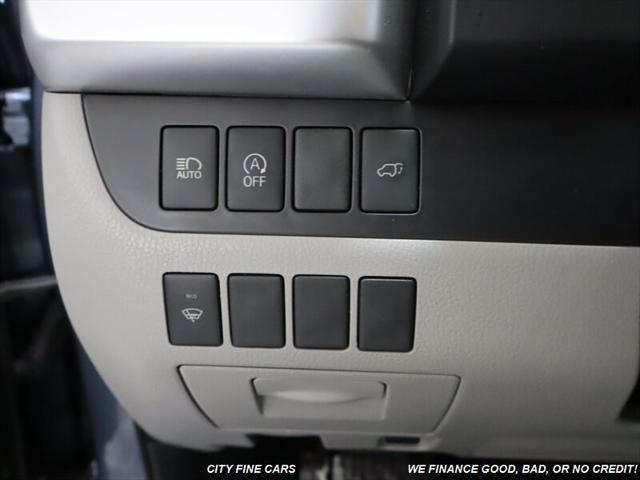 used 2018 Toyota Highlander car, priced at $23,988