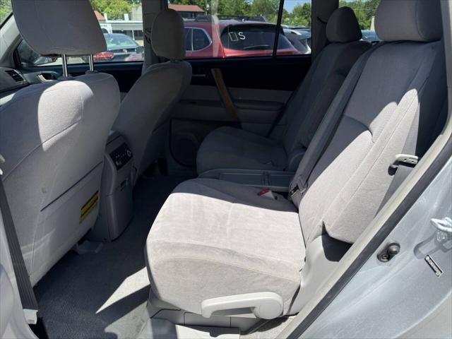 used 2010 Toyota Highlander Hybrid car, priced at $7,695