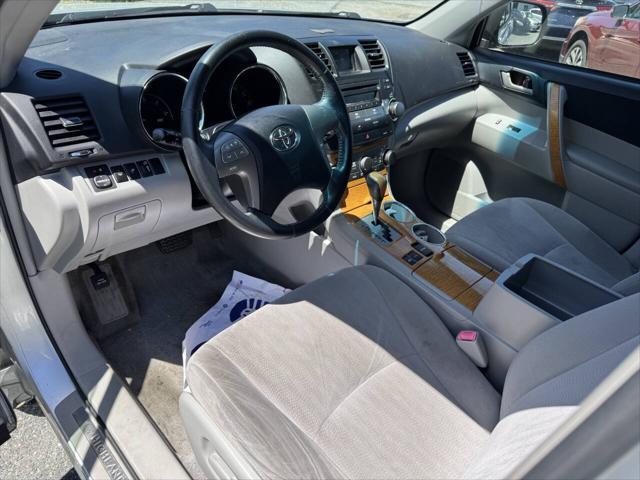 used 2010 Toyota Highlander Hybrid car, priced at $8,995