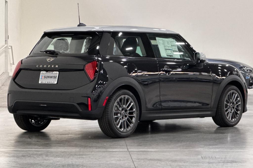 new 2025 MINI Hardtop car, priced at $32,345