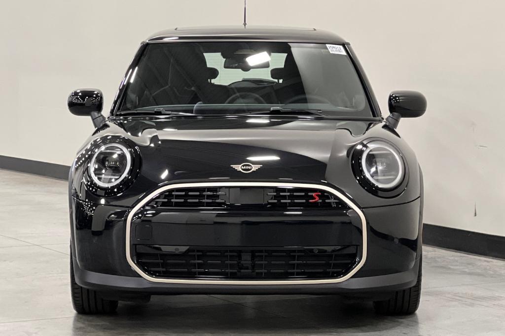 new 2025 MINI Hardtop car, priced at $35,595