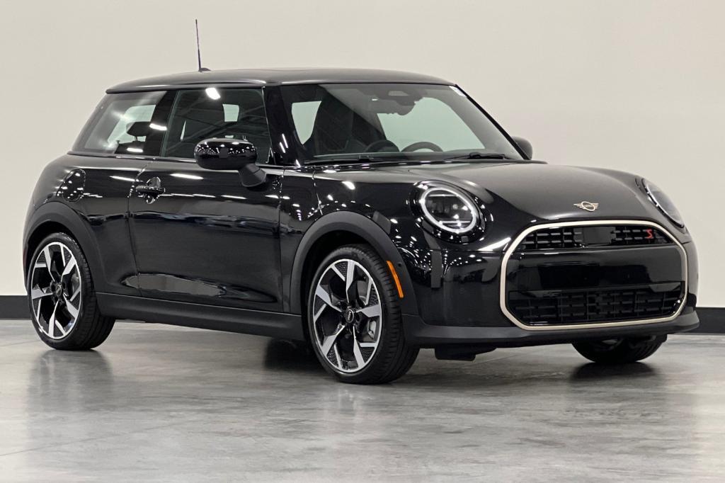 new 2025 MINI Hardtop car, priced at $35,595