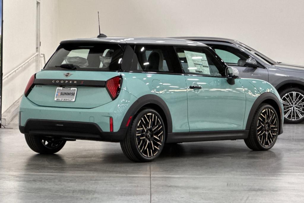 new 2025 MINI Hardtop car, priced at $38,295