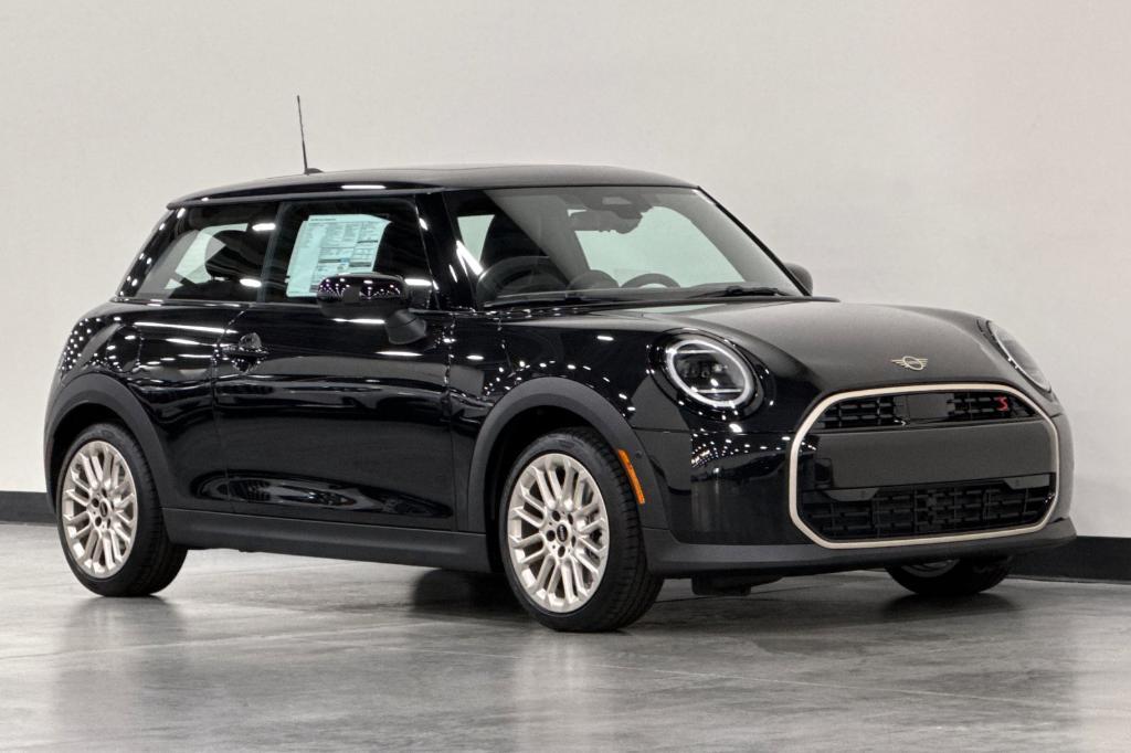 new 2025 MINI Hardtop car, priced at $35,595