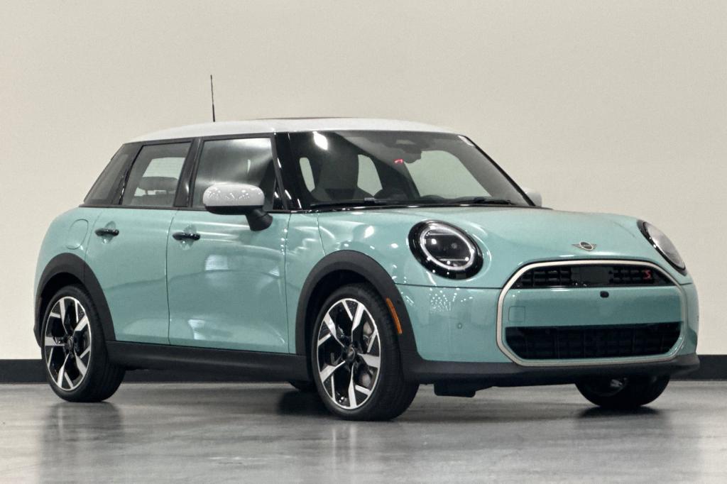 new 2025 MINI Hardtop car, priced at $39,295