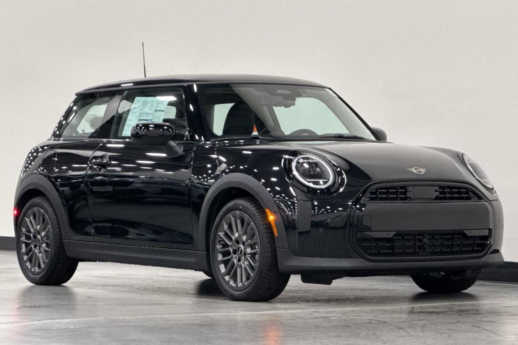 new 2025 MINI Hardtop car, priced at $32,345