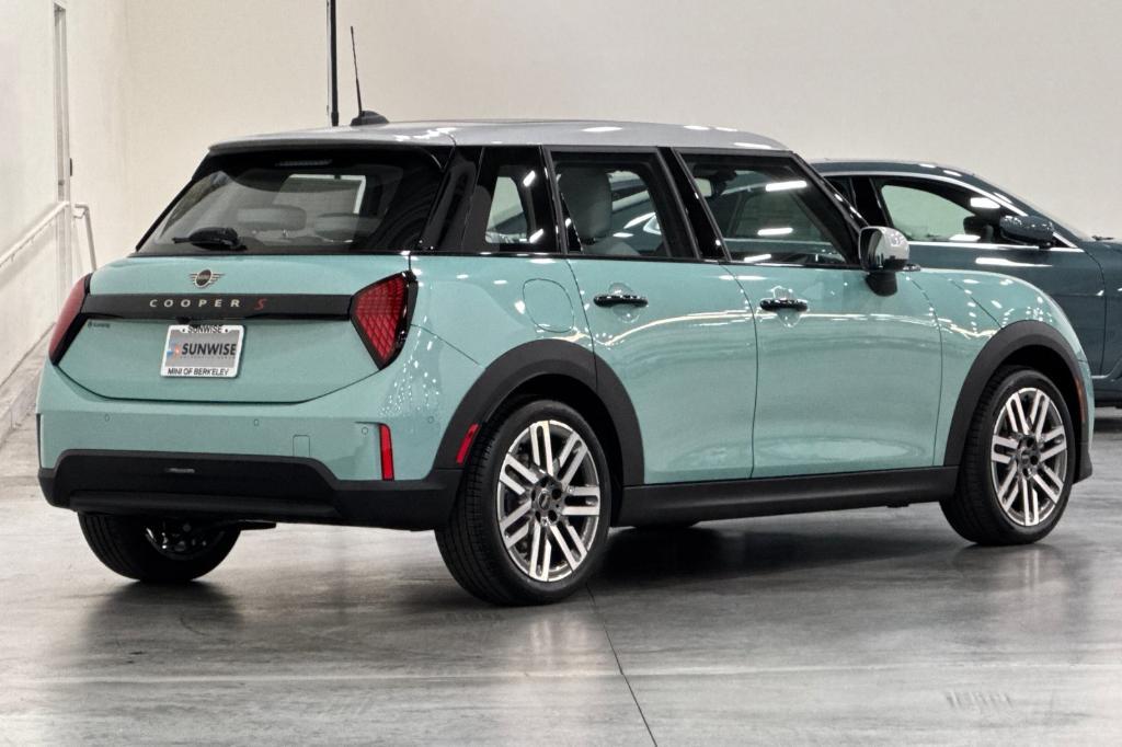 new 2025 MINI Hardtop car, priced at $37,495