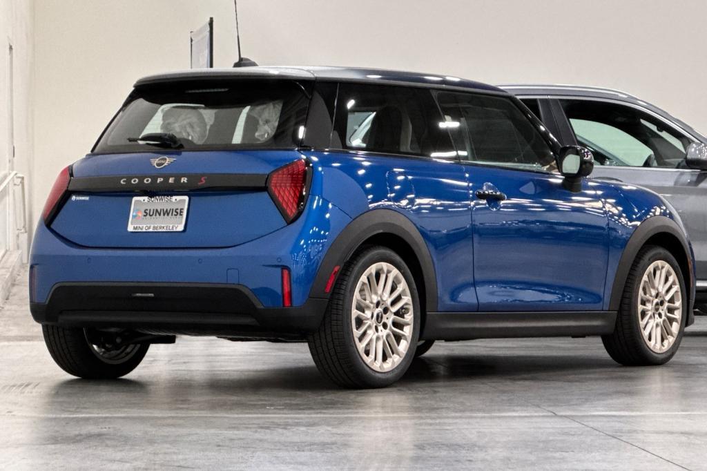 new 2025 MINI Hardtop car, priced at $38,795