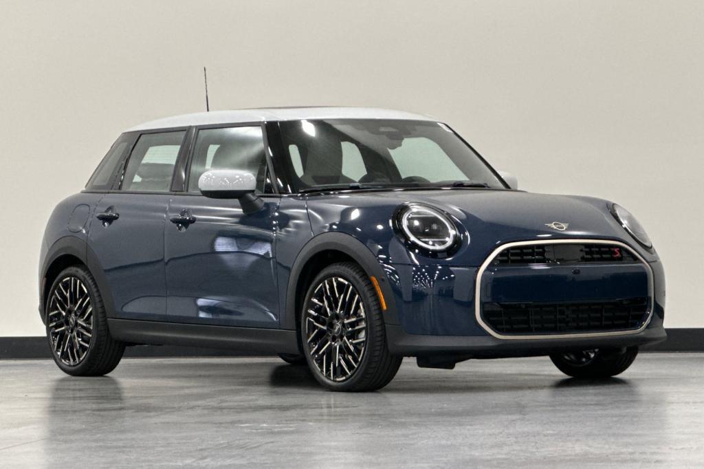 new 2025 MINI Hardtop car, priced at $39,295