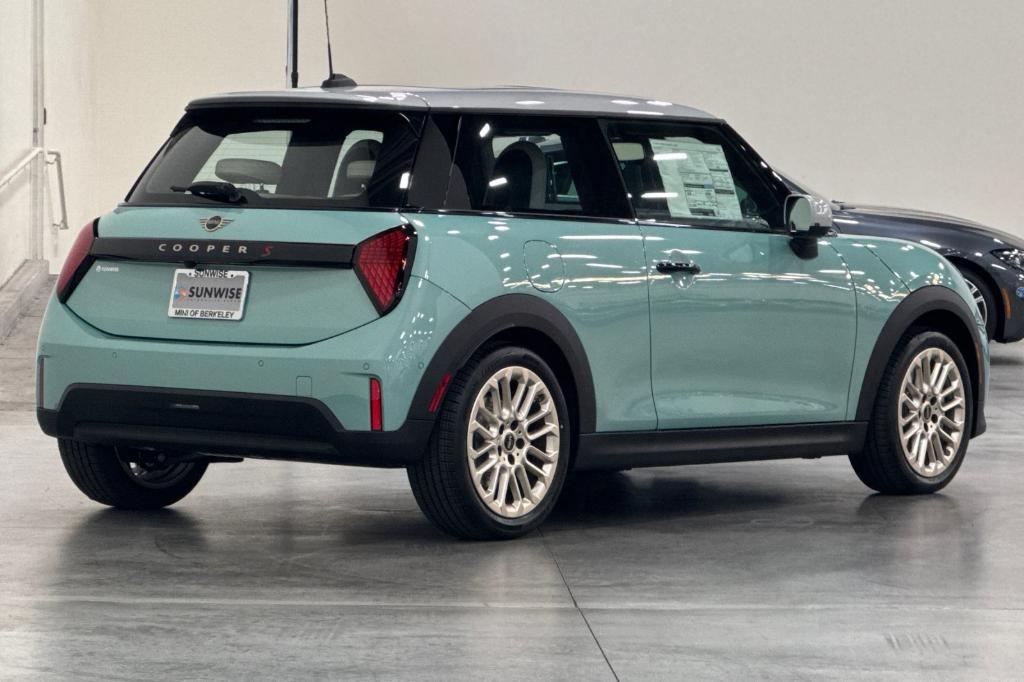 new 2025 MINI Hardtop car, priced at $38,295