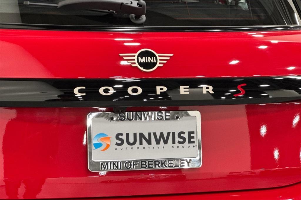 new 2025 MINI Hardtop car, priced at $39,475
