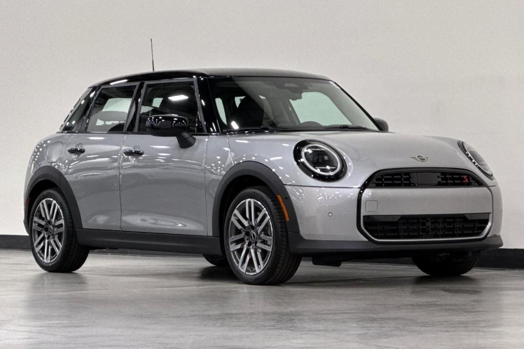 new 2025 MINI Hardtop car, priced at $36,595