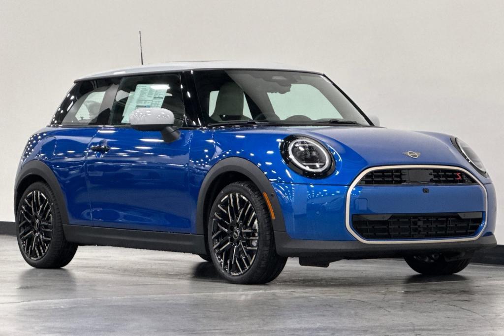 new 2025 MINI Hardtop car, priced at $38,295