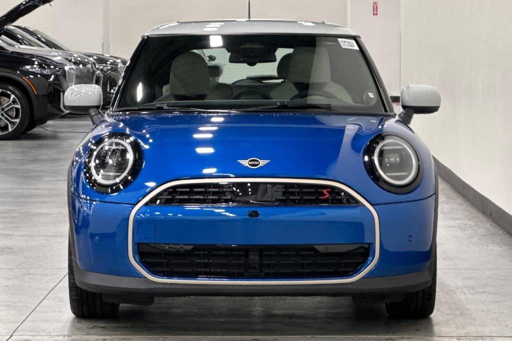 new 2025 MINI Hardtop car, priced at $38,295