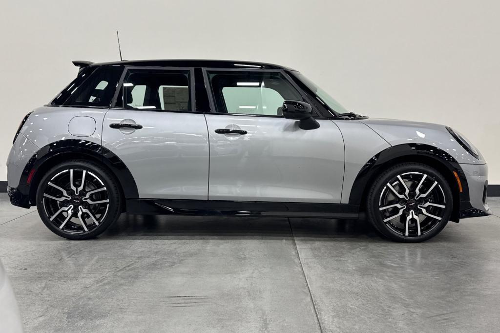 new 2025 MINI Hardtop car, priced at $40,495