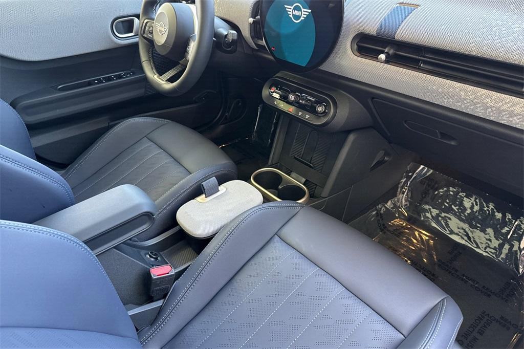 used 2025 MINI Hardtop car, priced at $34,000