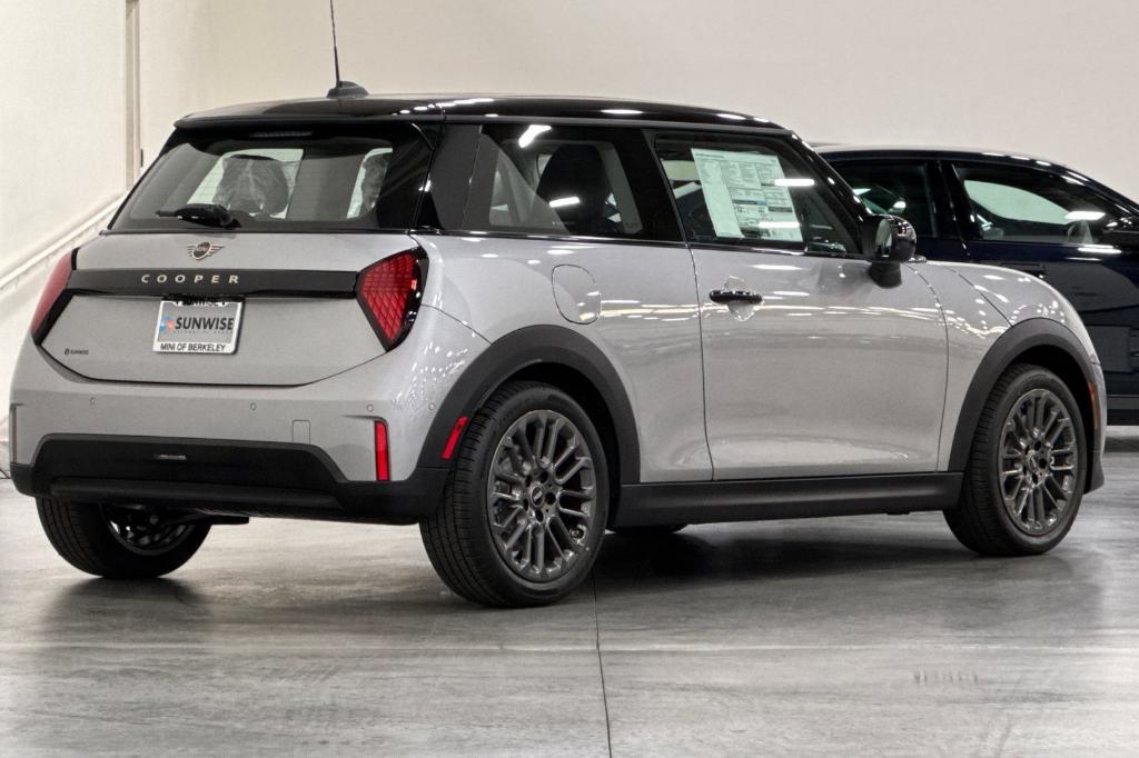 new 2025 MINI Hardtop car, priced at $32,345