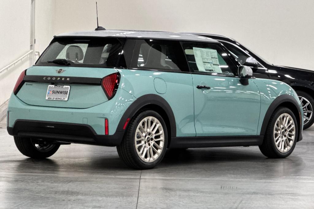 new 2025 MINI Hardtop car, priced at $32,345