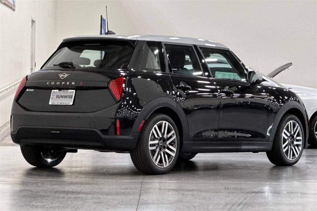 new 2025 MINI Hardtop car, priced at $36,775