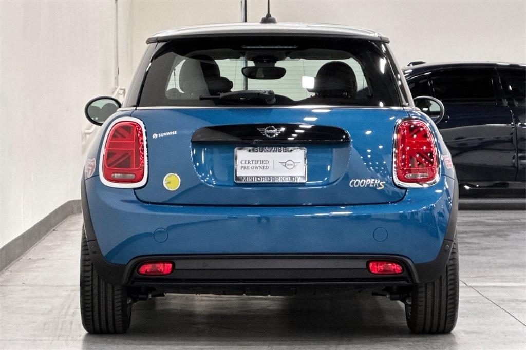 used 2024 MINI SE Hardtop car, priced at $28,000