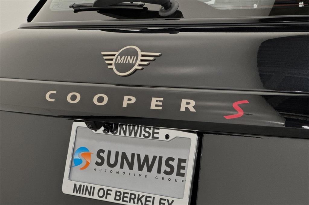 new 2025 MINI Hardtop car, priced at $39,295