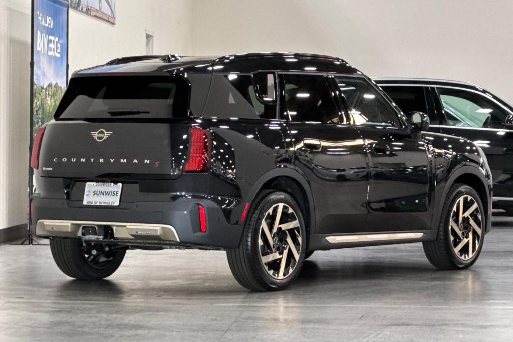 new 2025 MINI Countryman car, priced at $43,695