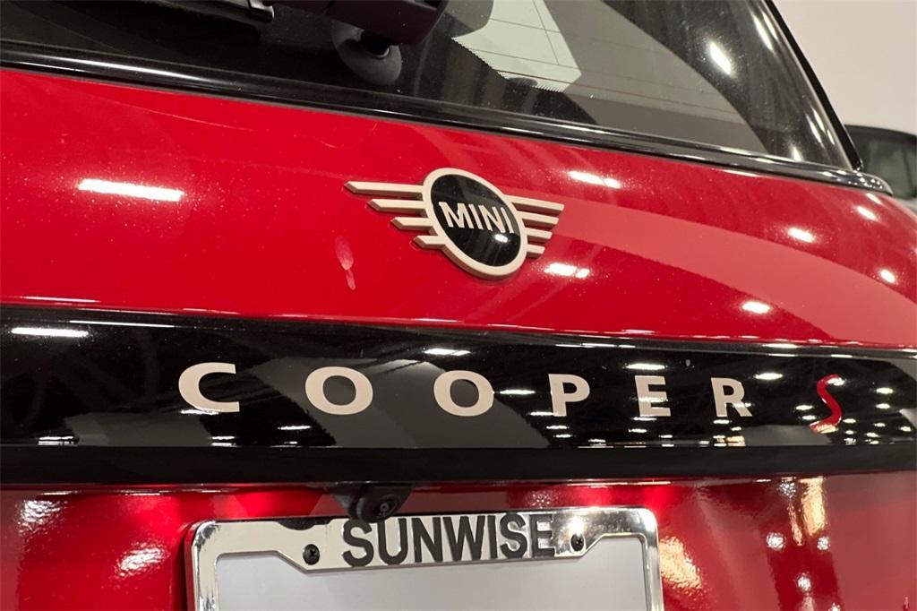 new 2025 MINI Hardtop car, priced at $38,295