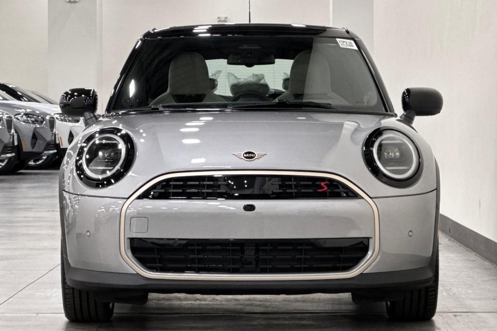 new 2025 MINI Hardtop car, priced at $39,295