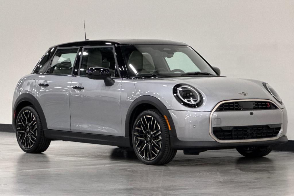 new 2025 MINI Hardtop car, priced at $39,295