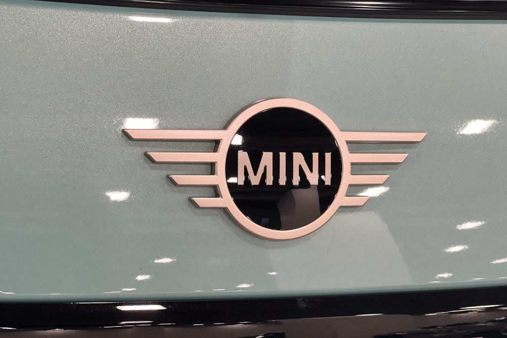 new 2025 MINI Hardtop car, priced at $35,895