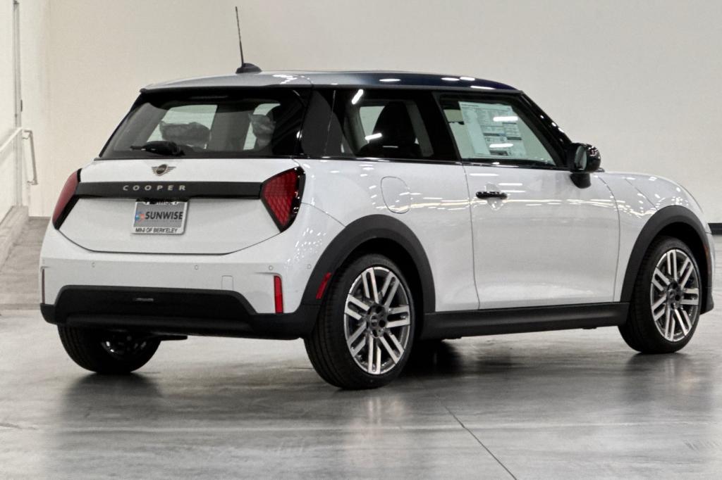 new 2025 MINI Hardtop car, priced at $32,345