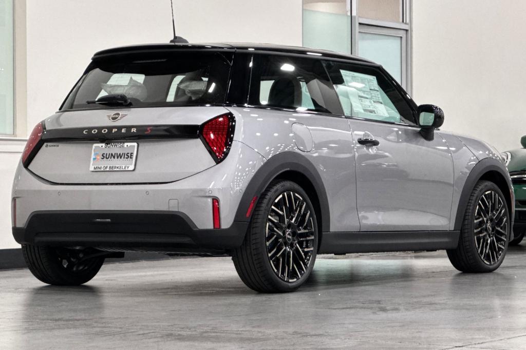 new 2025 MINI Hardtop car, priced at $38,295