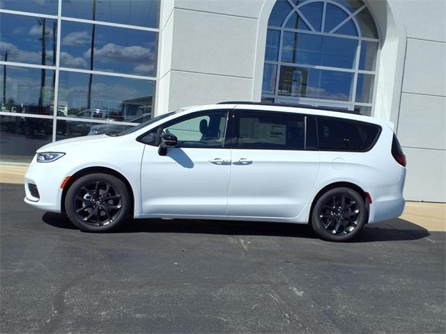 new 2026 Chrysler Pacifica car