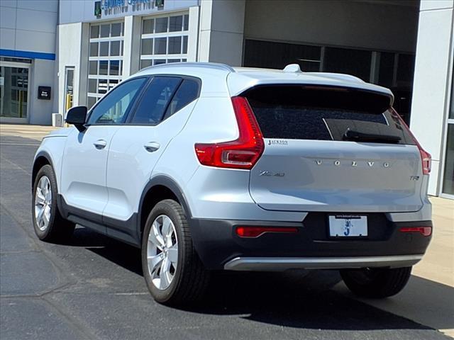 used 2020 Volvo XC40 car, priced at $22,997
