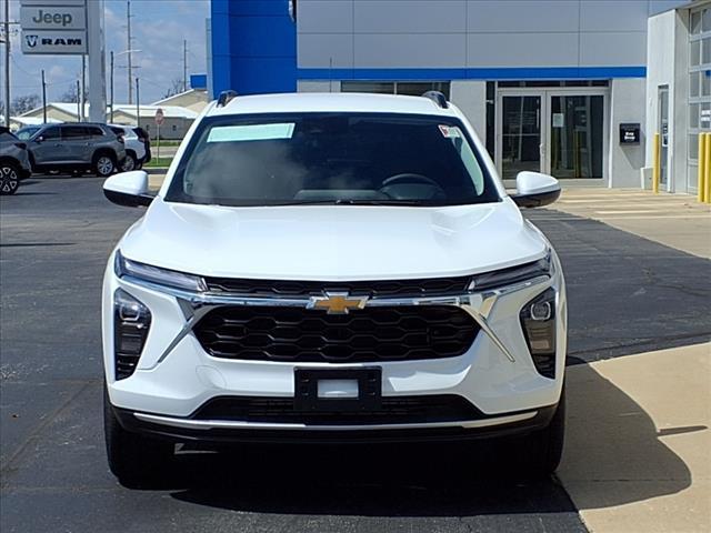 new 2025 Chevrolet Trax car, priced at $25,385