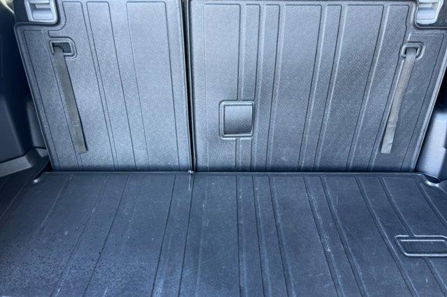 used 2022 Toyota Highlander car, priced at $28,499