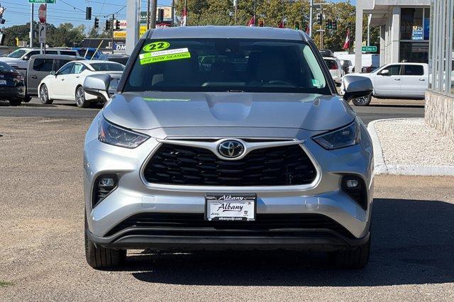 used 2022 Toyota Highlander car, priced at $28,499