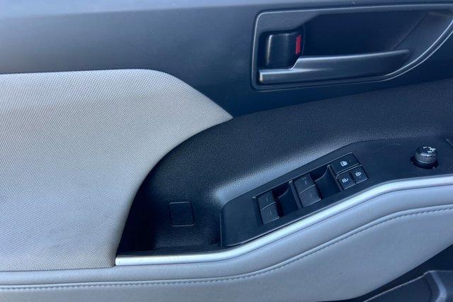 used 2022 Toyota Highlander car, priced at $28,499