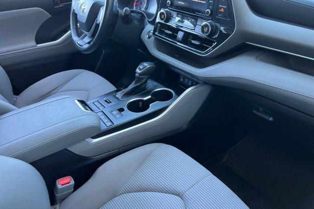 used 2022 Toyota Highlander car, priced at $28,499